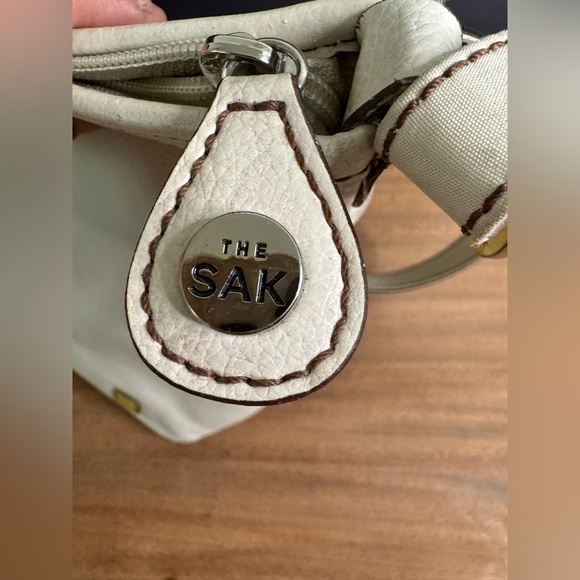 Vintage 90’s The Sak Leather Ivory Floral Lined Adjustable Strap Shoulder Bag - Picture 4 of 15